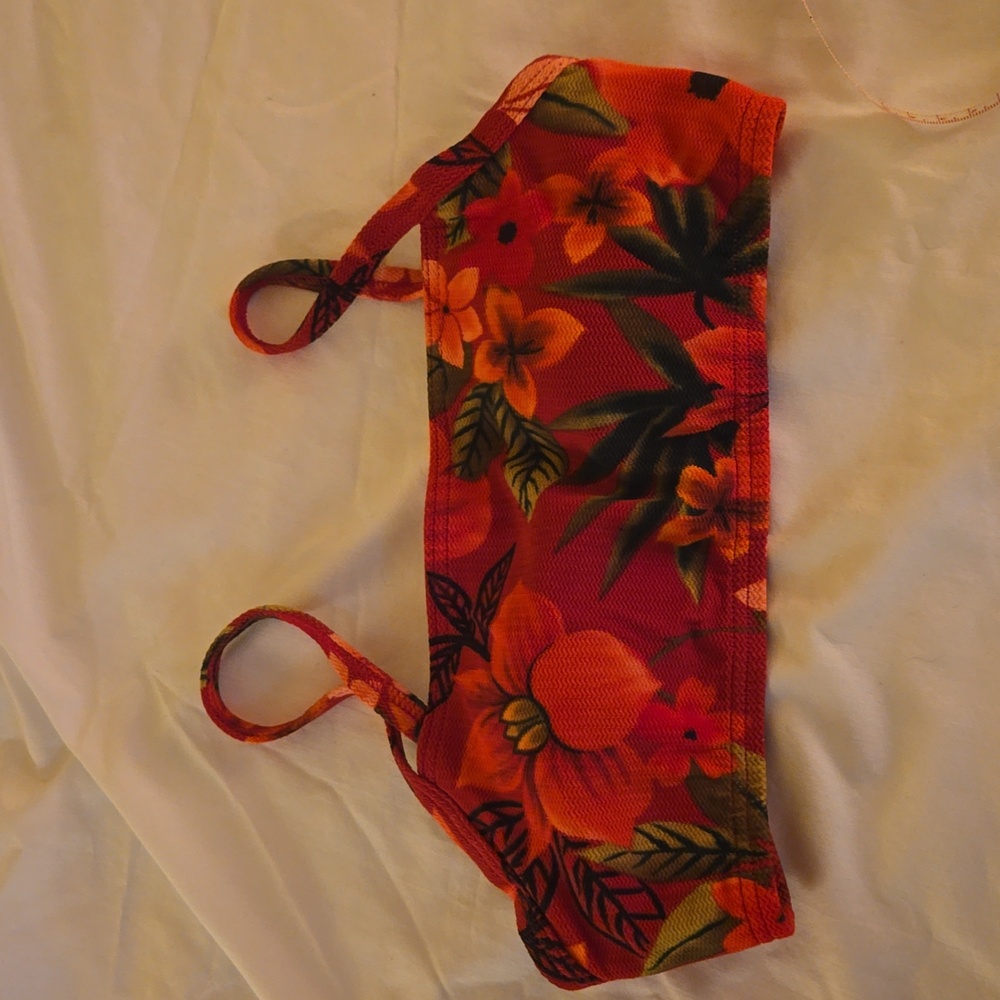 NWOT Swim suit top
